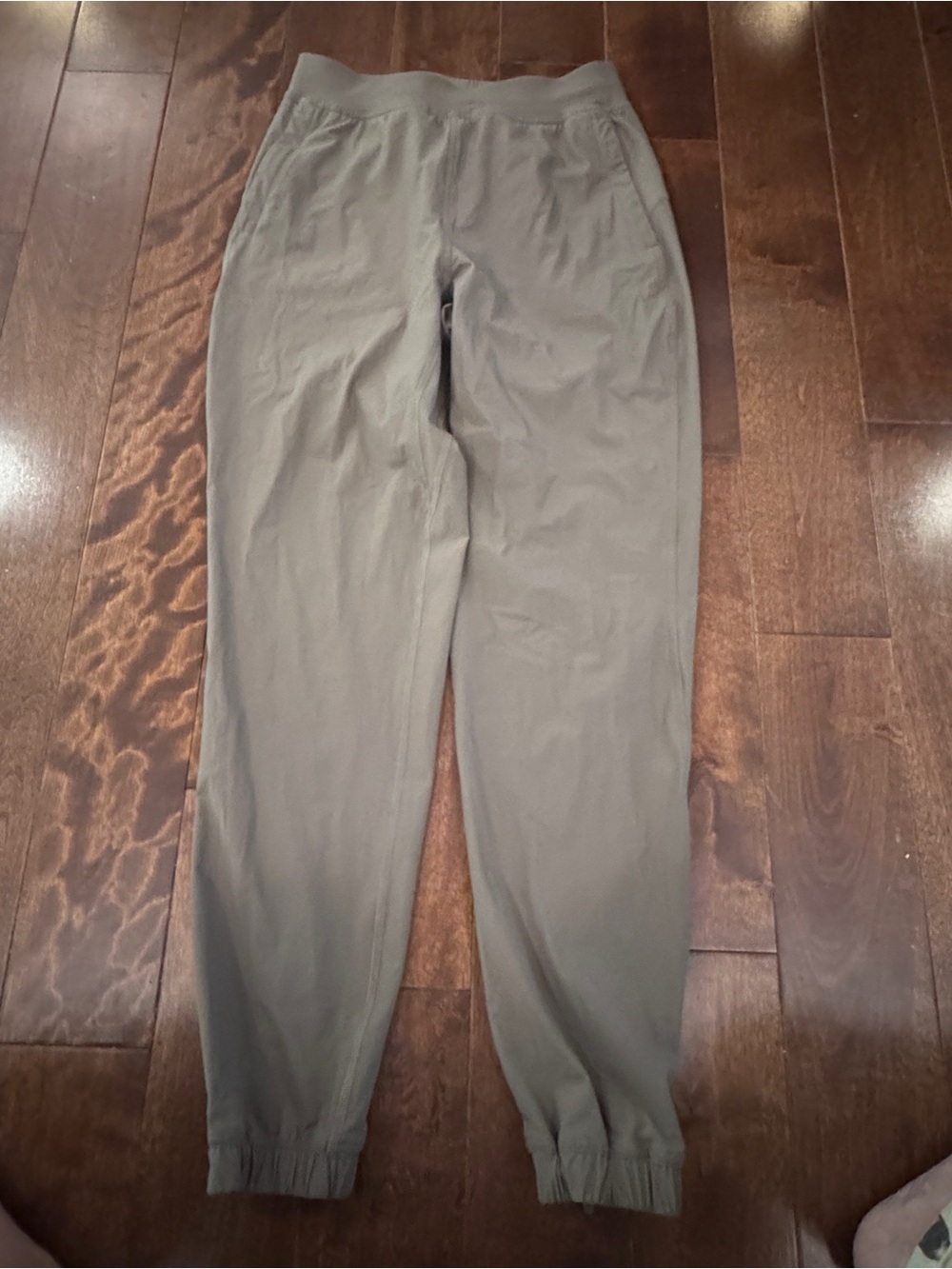 Lululemon size 4 Womans Jogger Pants